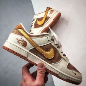 【AT3263】Nike x The North Face Dunk Low Premium - ゴールデンカラメルカラー Nike Dunk Low Retro