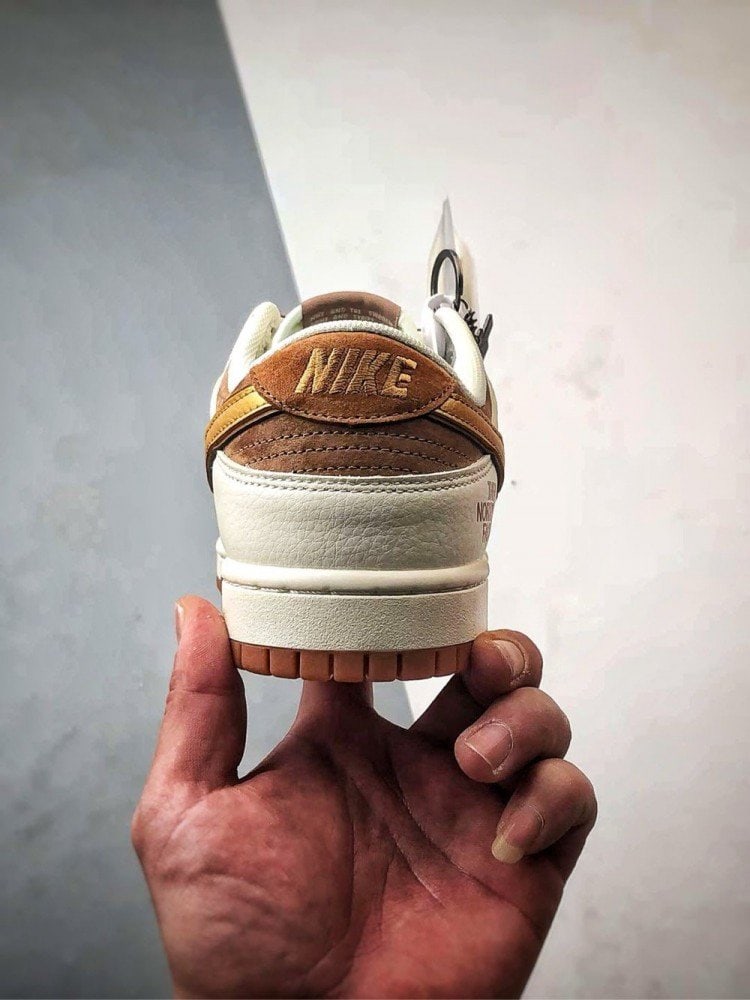 【AT3263】Nike x The North Face Dunk Low Premium - ゴールデンカラメルカラー Nike Dunk Low Retro