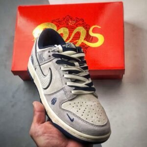 【AT3264】Nike x The North Face 蛇柄レトロカジュアルシューズ- ファッショナブルなグレーホワイトカラー、スポーツファッショントレンドの新しい選択肢 Nike Dunk Low Retro
