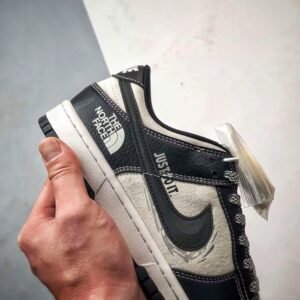 【AT3265】Nike x The North Face Dunk Low 黒白のカラーブロックスポーツシューズ Nike Dunk Low Retro