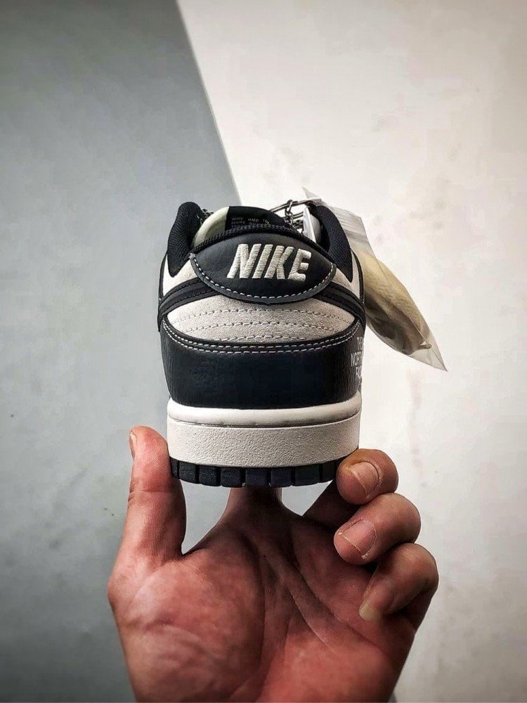 【AT3265】Nike x The North Face Dunk Low 黒白のカラーブロックスポーツシューズ Nike Dunk Low Retro