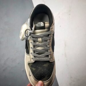 【AT3267】Nike x The North Face Dunk Low。クラシックなストリートスタイルのスポーツシューズ - ユニークなデザインと快適さが兼ね備わっています。Nike Dunk Low Retro。