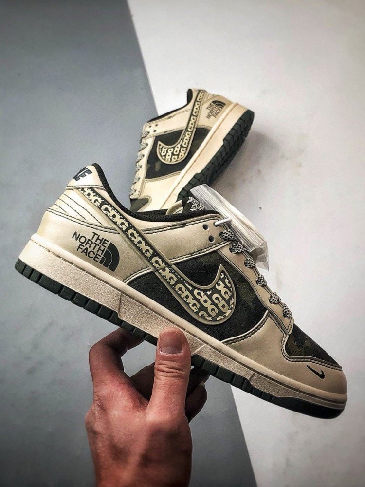 【AT3267】Nike x The North Face Dunk Low。クラシックなストリートスタイルのスポーツシューズ - ユニークなデザインと快適さが兼ね備わっています。Nike Dunk Low Retro。