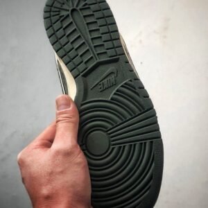 【AT3267】Nike x The North Face Dunk Low。クラシックなストリートスタイルのスポーツシューズ - ユニークなデザインと快適さが兼ね備わっています。Nike Dunk Low Retro。