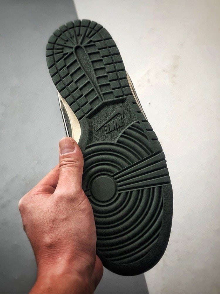 【AT3267】Nike x The North Face Dunk Low。クラシックなストリートスタイルのスポーツシューズ - ユニークなデザインと快適さが兼ね備わっています。Nike Dunk Low Retro。