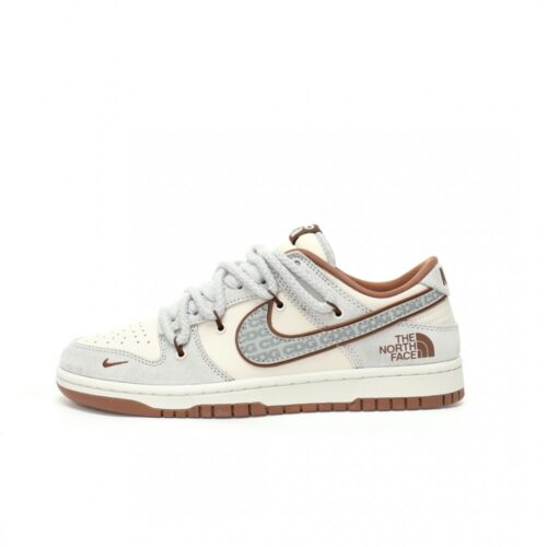 【AT3269】Nike x The North FaceコラボDunk Lowクラシックファッションスポーツシューズ - グレーと茶色の配色 Nike Dunk Low Retro ノースフェイスCDGグレーと茶色のストラップ付き ローカットカジュアルスポーツスニーカー
