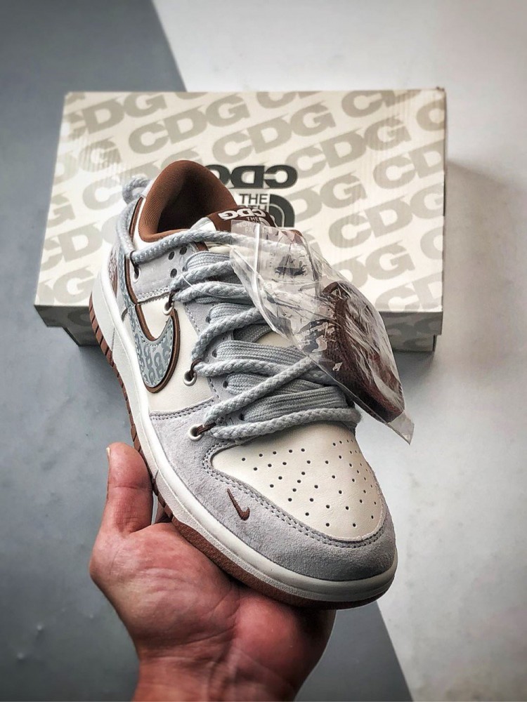 【AT3269】Nike x The North FaceコラボDunk Lowクラシックファッションスポーツシューズ - グレーと茶色の配色 Nike Dunk Low Retro ノースフェイスCDGグレーと茶色のストラップ付き ローカットカジュアルスポーツスニーカー