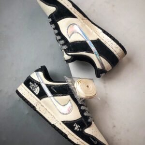 【AT3272】Nike x The North Face Dunk Low は、ファッションのカラーコーディネートが施されたスニーカーです。Nike Dunk Low Retro は、The North Faceとのコラボで、白と黒のカラーブロックが施されており、ローカットのカジュアルなスポーツシューズです。