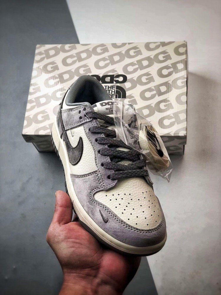 【AT3273】Nike x The North Face Dunk Low ナイキ×ザ・ノースフェイス ダンクロー 灰色のレトロスポーツシューズ ファッション性の高いデザイン ナイキ ダンクロー レトロ ノースフェイス オフホワイトグレー ダブルフック ロープロファイル カジュアルスポーツシューズ