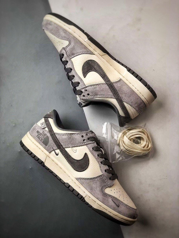 【AT3273】Nike x The North Face Dunk Low ナイキ×ザ・ノースフェイス ダンクロー 灰色のレトロスポーツシューズ ファッション性の高いデザイン ナイキ ダンクロー レトロ ノースフェイス オフホワイトグレー ダブルフック ロープロファイル カジュアルスポーツシューズ