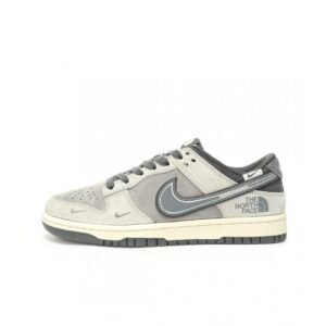 【AT3274】Nike x The North Faceのコラボレーションローカットスポーツシューズ、Nike Dunk Low RetroとThe North Faceのグレーミックス ローカットカジュアルスポーツスニーカー