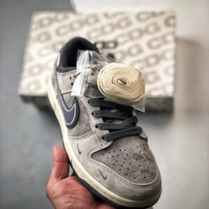 【AT3274】Nike x The North Faceのコラボレーションローカットスポーツシューズ、Nike Dunk Low RetroとThe North Faceのグレーミックス ローカットカジュアルスポーツスニーカー