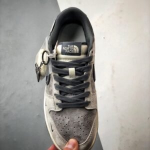 【AT3274】Nike x The North Faceのコラボレーションローカットスポーツシューズ、Nike Dunk Low RetroとThe North Faceのグレーミックス ローカットカジュアルスポーツスニーカー