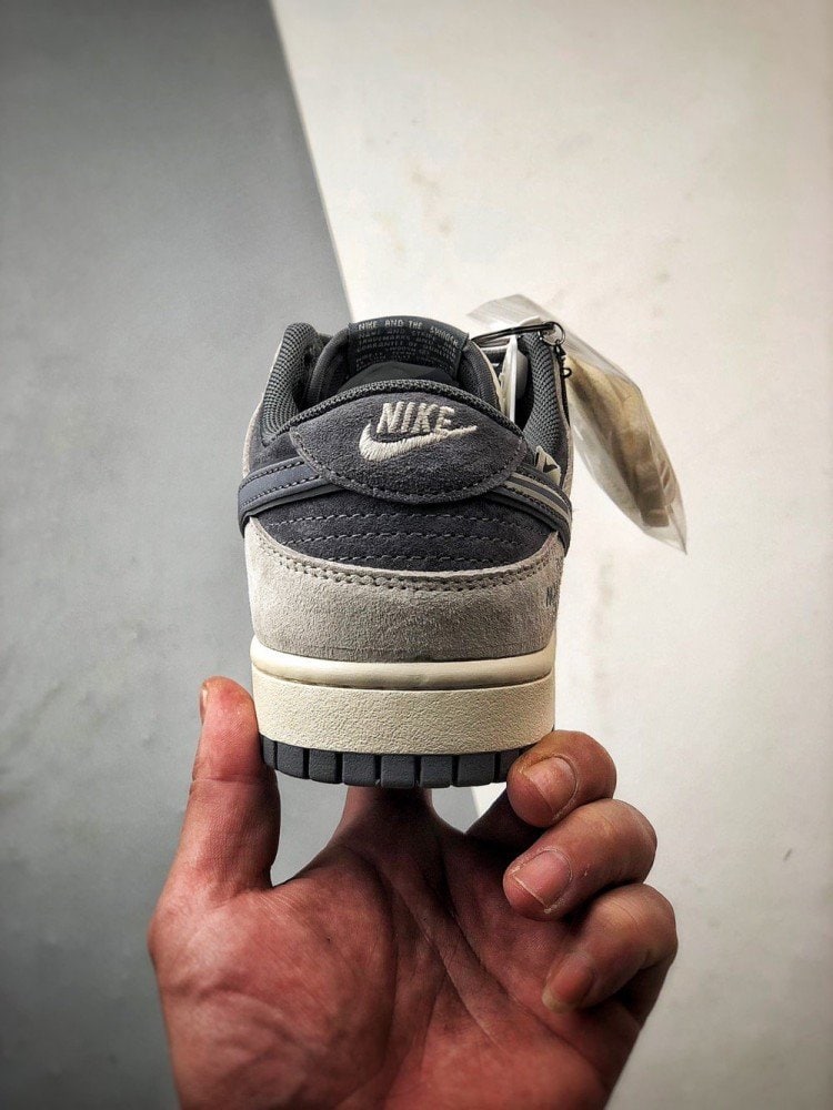 【AT3274】Nike x The North Faceのコラボレーションローカットスポーツシューズ、Nike Dunk Low RetroとThe North Faceのグレーミックス ローカットカジュアルスポーツスニーカー
