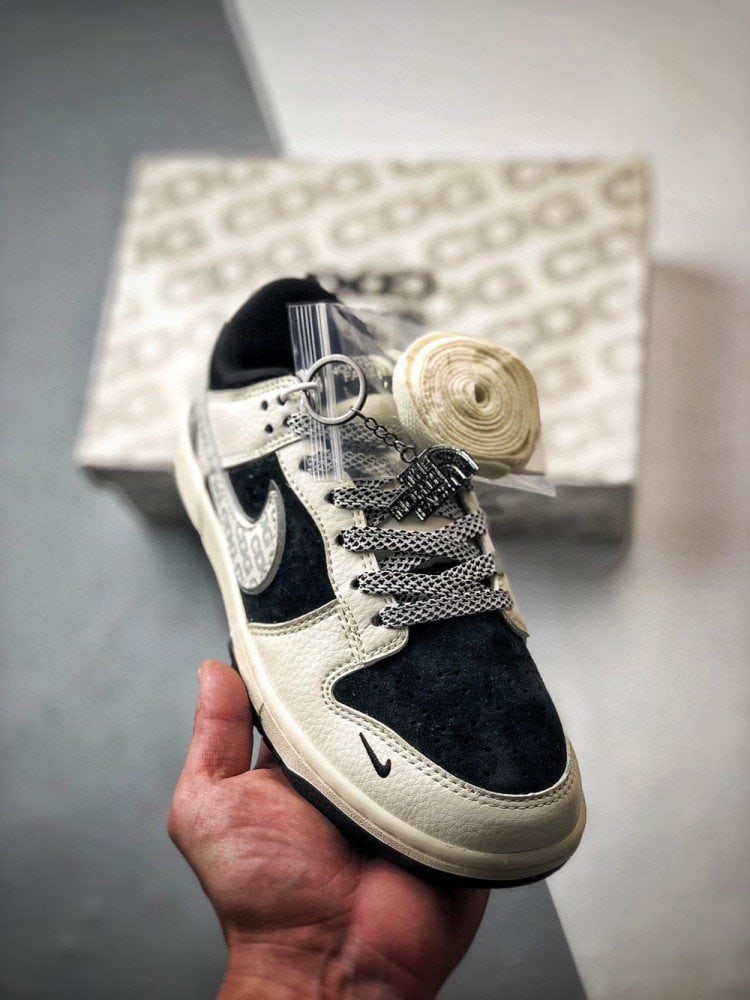 【AT3275】The North Face x Nike ノースフェイス×ナイキ アライアンススニーカー - ブラック＆ホワイトのトレンドデザイン　Nike Dunk Low Retro ノースフェイスCDG オフホワイト&ブラック ローカットカジュアルスポーツシューズ