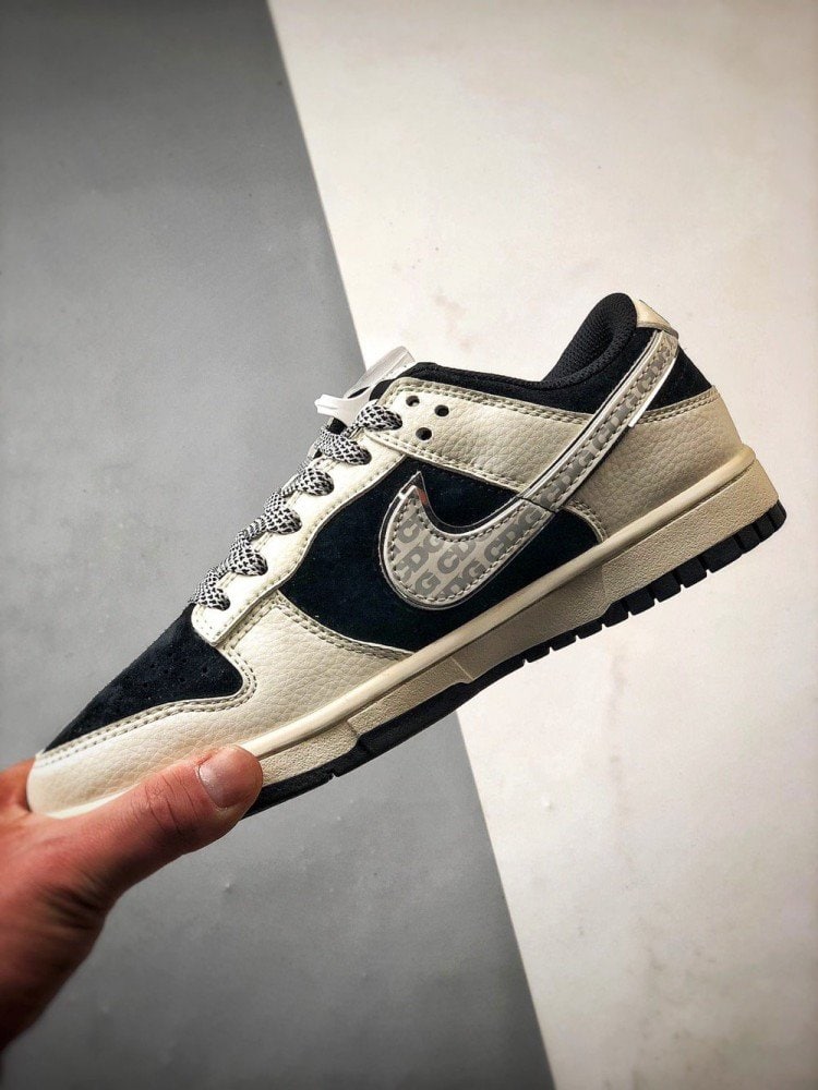 【AT3275】The North Face x Nike ノースフェイス×ナイキ アライアンススニーカー - ブラック＆ホワイトのトレンドデザイン　Nike Dunk Low Retro ノースフェイスCDG オフホワイト&ブラック ローカットカジュアルスポーツシューズ