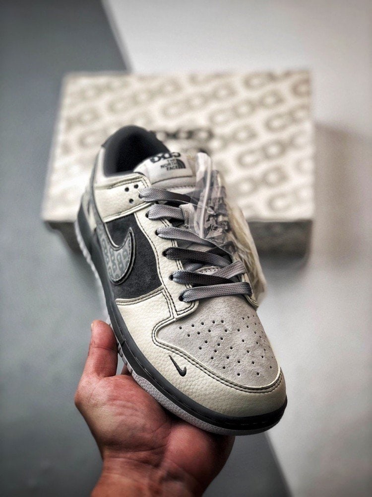 【AT3277】The North Face x CDG Nike Dunk Low - ファッションクラシックコラボスニーカー Nike Dunk Low Retro ノースフェイスCDG ミッドグレー ローカットカジュアルスポーツシューズ
