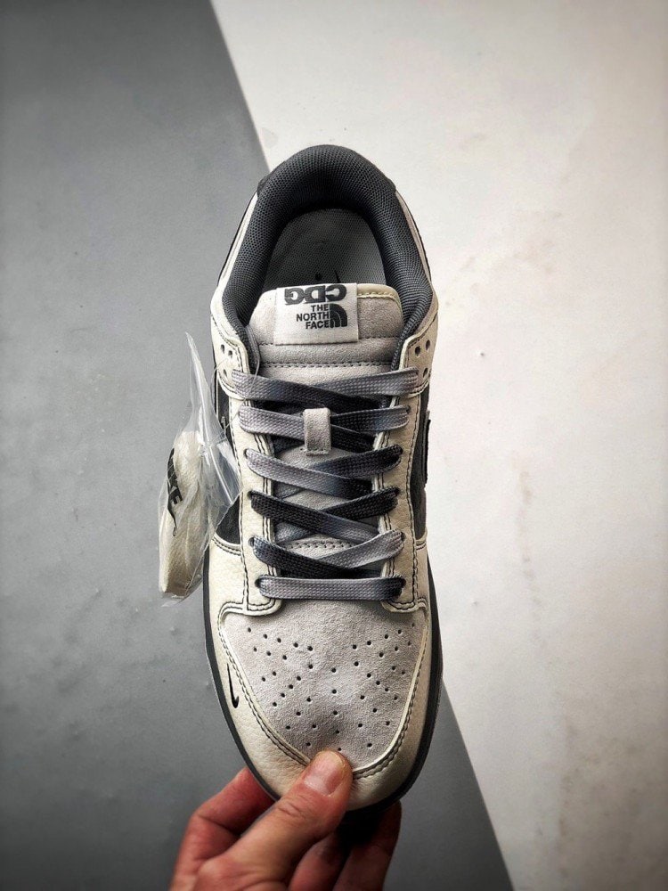 【AT3277】The North Face x CDG Nike Dunk Low - ファッションクラシックコラボスニーカー Nike Dunk Low Retro ノースフェイスCDG ミッドグレー ローカットカジュアルスポーツシューズ
