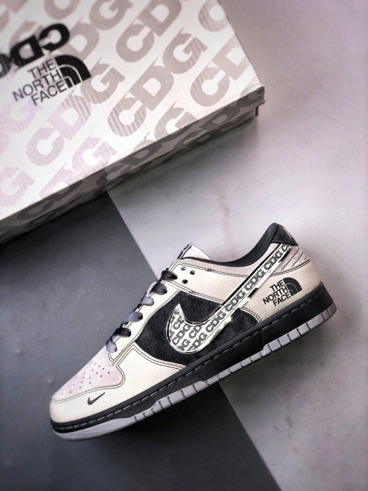 【AT3277】The North Face x CDG Nike Dunk Low - ファッションクラシックコラボスニーカー Nike Dunk Low Retro ノースフェイスCDG ミッドグレー ローカットカジュアルスポーツシューズ