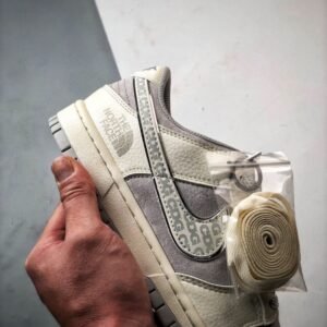 【AT3278】The North Face x Nike ノースフェイス×ナイキコラボスポーツカジュアルシューズ。ファッションにも合う快適なデザイン。NK Dunk Low RetroノースフェイスCDGミルキーグレーローカットカジュアルスポーツスニーカー。