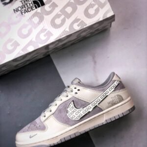 【AT3278】The North Face x Nike ノースフェイス×ナイキコラボスポーツカジュアルシューズ。ファッションにも合う快適なデザイン。NK Dunk Low RetroノースフェイスCDGミルキーグレーローカットカジュアルスポーツスニーカー。