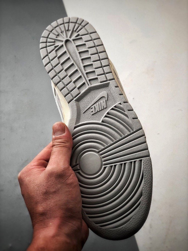 【AT3278】The North Face x Nike ノースフェイス×ナイキコラボスポーツカジュアルシューズ。ファッションにも合う快適なデザイン。NK Dunk Low RetroノースフェイスCDGミルキーグレーローカットカジュアルスポーツスニーカー。