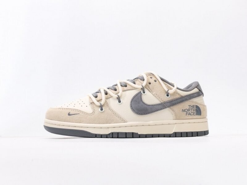 【AT3279】The North Face x Nike ノースフェイス×ナイキ　ナイキダンクローレトロ　ノースフェイスのグレーウィートデコンストラクティブストラップ　ローカットカジュアルスポーツシューズ