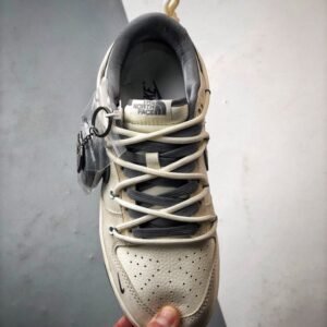 【AT3279】The North Face x Nike ノースフェイス×ナイキ　ナイキダンクローレトロ　ノースフェイスのグレーウィートデコンストラクティブストラップ　ローカットカジュアルスポーツシューズ