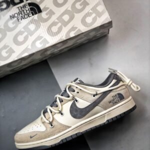 【AT3279】The North Face x Nike ノースフェイス×ナイキ　ナイキダンクローレトロ　ノースフェイスのグレーウィートデコンストラクティブストラップ　ローカットカジュアルスポーツシューズ