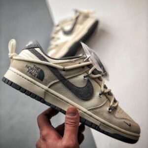 【AT3279】The North Face x Nike ノースフェイス×ナイキ　ナイキダンクローレトロ　ノースフェイスのグレーウィートデコンストラクティブストラップ　ローカットカジュアルスポーツシューズ