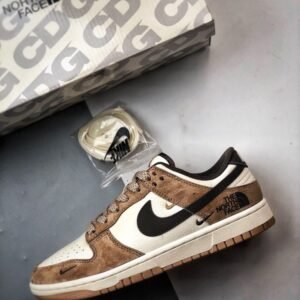 【AT3280】Nike × The North Faceの復古デザインスニーカー、Nike Dunk Low Retroノースフェイス白茶黒のフック、ローカットカジュアルスポーツシューズ
