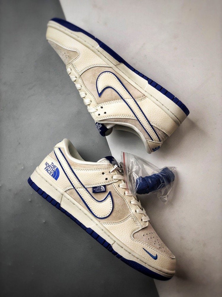 【AT3281】クラシックなヴィンテージスタイル The North Face x Nike コラボスニーカー