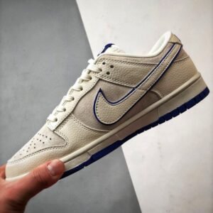 【AT3281】クラシックなヴィンテージスタイル The North Face x Nike コラボスニーカー