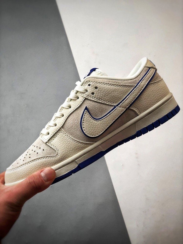 【AT3281】クラシックなヴィンテージスタイル The North Face x Nike コラボスニーカー