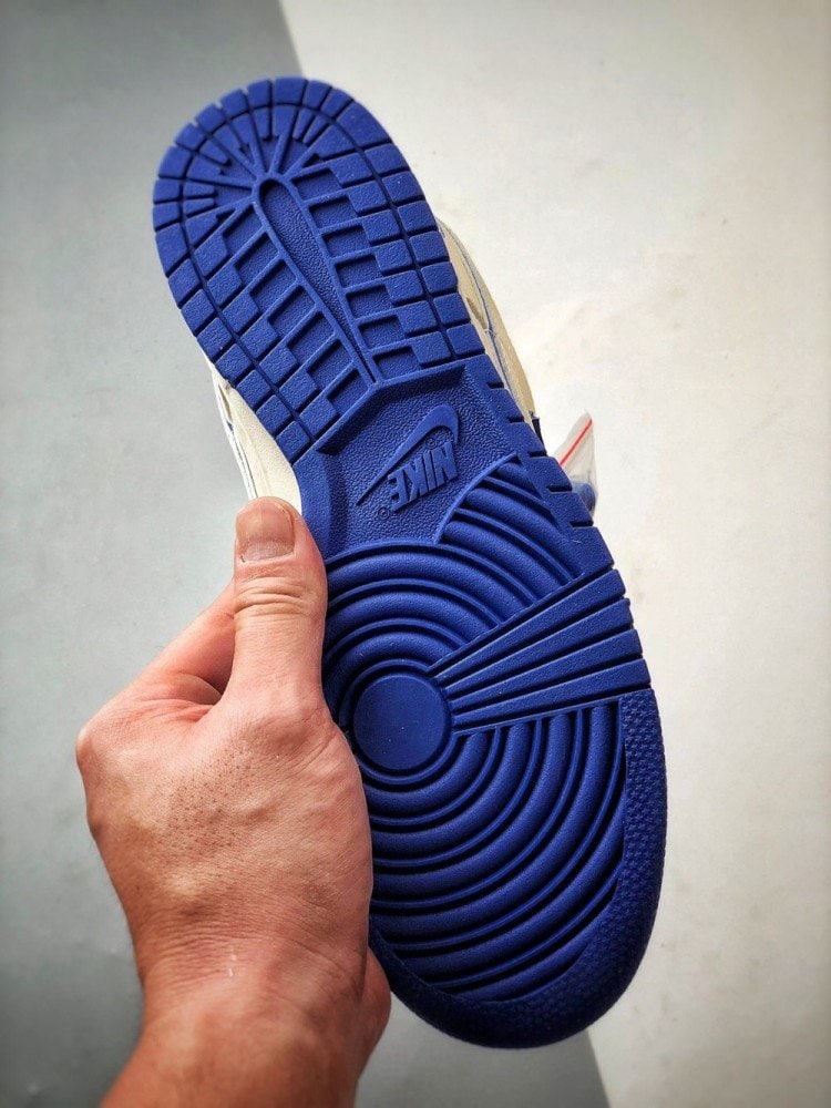 【AT3281】クラシックなヴィンテージスタイル The North Face x Nike コラボスニーカー