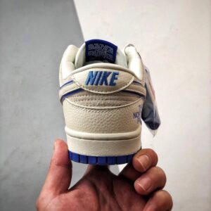 【AT3281】クラシックなヴィンテージスタイル The North Face x Nike コラボスニーカー