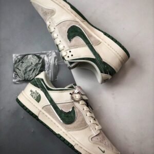 【AT3284】The North Face x Nikeのクラシックコラボレーションスポーツシューズ、Nike Dunk Low Retro North Face CDGミックスレザー アイボリー/グリーン ローカットカジュアルスポーツシューズ