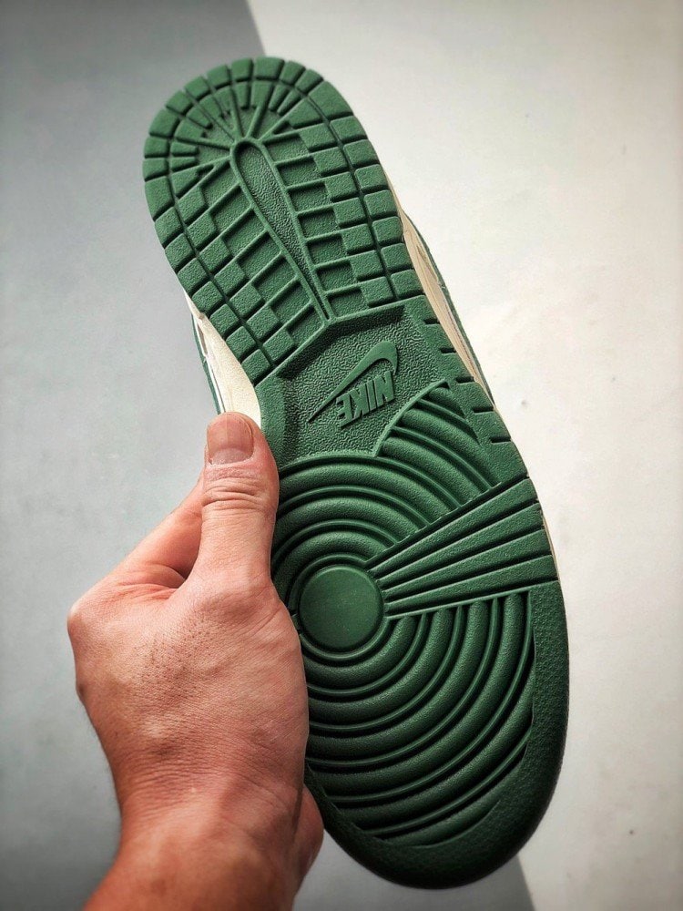 【AT3284】The North Face x Nikeのクラシックコラボレーションスポーツシューズ、Nike Dunk Low Retro North Face CDGミックスレザー アイボリー/グリーン ローカットカジュアルスポーツシューズ
