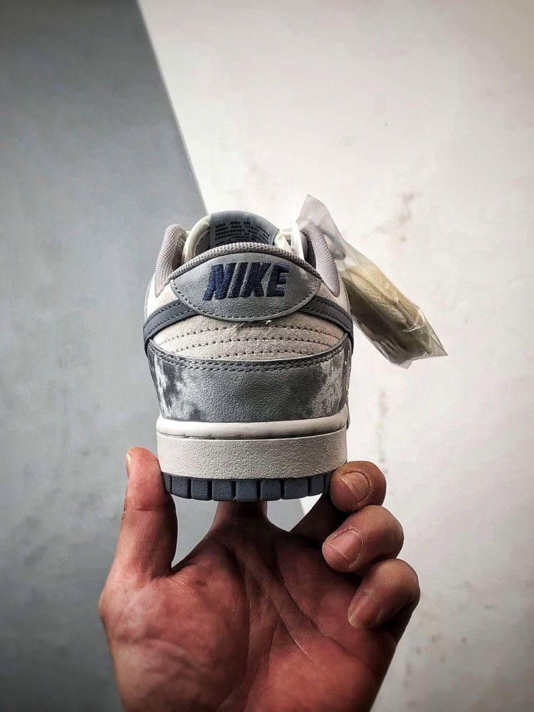 【AT3287】Nike x Stussy コラボレーションのヴィンテージスポーツシューズ - ユニークな迷彩デザインNike Dunk Low Retro ステューシー・ミッドナイトグレー染色ローカットカジュアルスポーツスニーカー