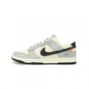 【AT3288】Nike x StussyのNike Dunk Low "Stussy"コラボスニーカーNike Dunk Low Retro ステューシー ミストグレー ブラック フック ローカット カジュアルスポーツシューズ