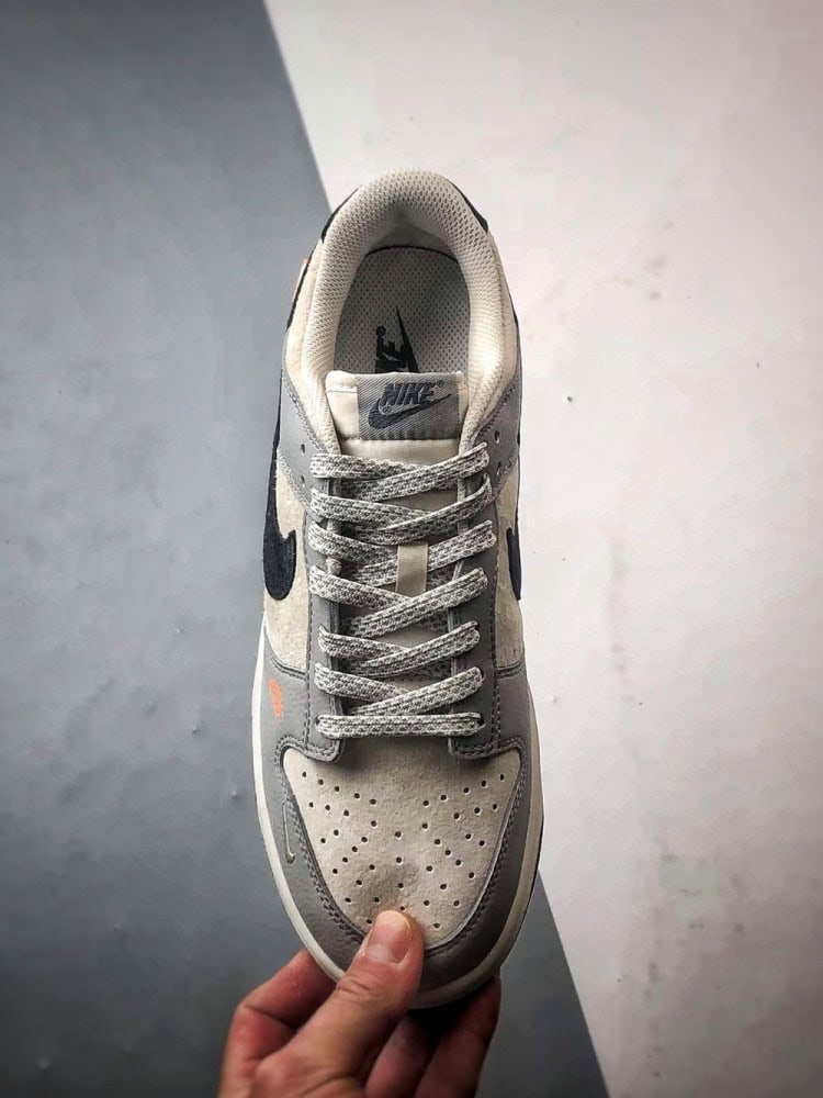 【AT3288】Nike x StussyのNike Dunk Low "Stussy"コラボスニーカーNike Dunk Low Retro ステューシー ミストグレー ブラック フック ローカット カジュアルスポーツシューズ