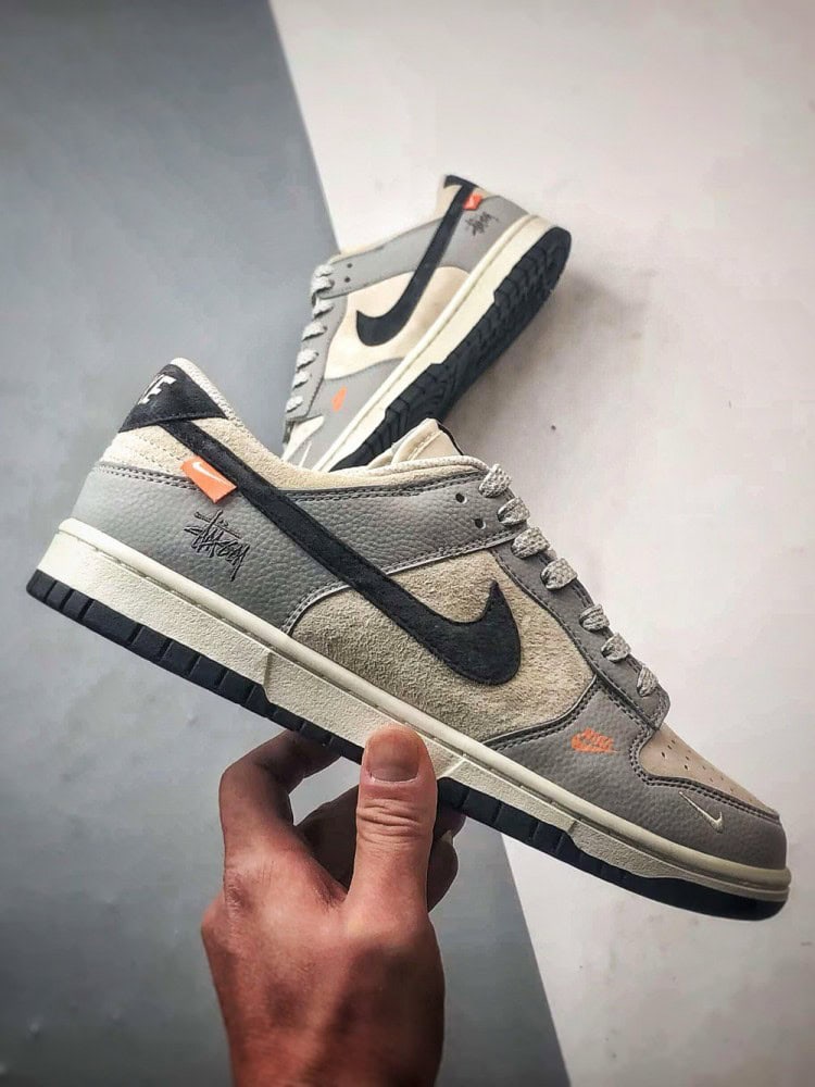 【AT3288】Nike x StussyのNike Dunk Low "Stussy"コラボスニーカーNike Dunk Low Retro ステューシー ミストグレー ブラック フック ローカット カジュアルスポーツシューズ