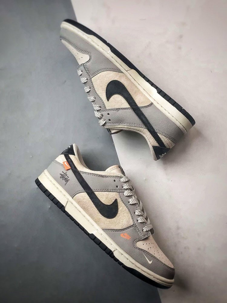 【AT3288】Nike x StussyのNike Dunk Low "Stussy"コラボスニーカーNike Dunk Low Retro ステューシー ミストグレー ブラック フック ローカット カジュアルスポーツシューズ