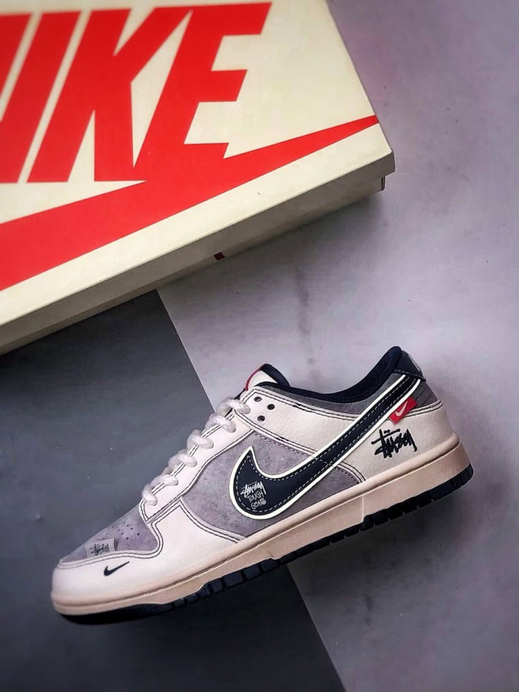 【AT3289】Nike x Stussy Nike Dunk Low Retro ステューシーのサイン入りブルーフック ロートップカジュアルスポーツシューズ