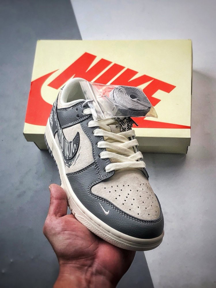 【AT3290】Nike x Stussy Nike Dunk Low “Stussy”コラボスニーカー Nike Dunk Low Retro ステューシー グレータウ ローヒール スニーカー