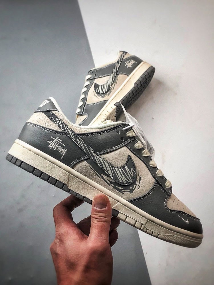 【AT3290】Nike x Stussy Nike Dunk Low “Stussy”コラボスニーカー Nike Dunk Low Retro ステューシー グレータウ ローヒール スニーカー