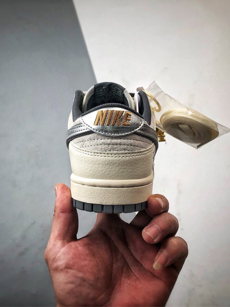 【AT3293】Nike Dunk x Stussyコラボレーションスニーカー Nike Dunk Low Retro ステューシー蛇年グレーシルバーフック ローカットカジュアルスポーツシューズ
