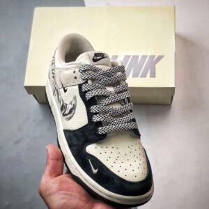 【AT3296】Nike x Stussy Nike Dunk ナイキ×ステューシーのNike Dunkコレクションのクラシックデザインスニーカー、Nike Dunk Low Retroは、斑馬柄のステューシー別注ローカットカジュアルスポーツシューズです。