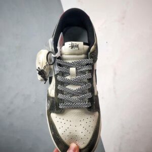 【AT3298】Nike Dunk x Stussy コラボレーションのクラシックスポーツシューズ、Nike Dunk Low Retro ステューシー ホワイト/ダークグリーン ローカットカジュアルスポーツシューズ
