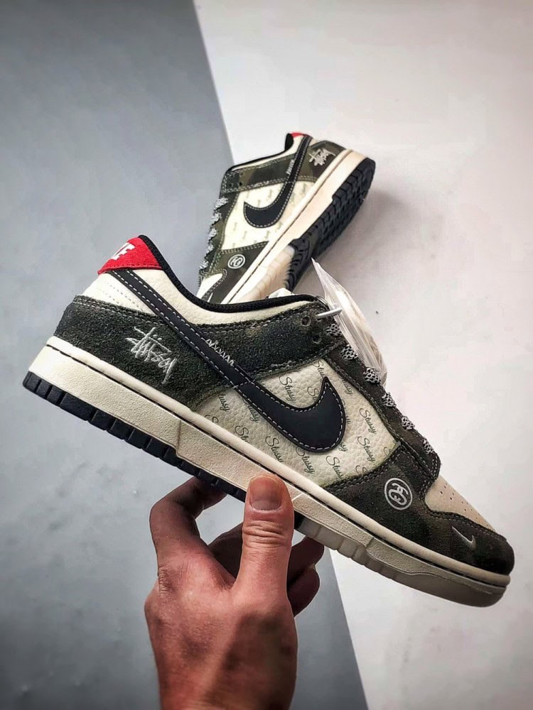 【AT3298】Nike Dunk x Stussy コラボレーションのクラシックスポーツシューズ、Nike Dunk Low Retro ステューシー ホワイト/ダークグリーン ローカットカジュアルスポーツシューズ